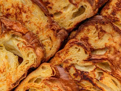 접시에-담긴-음식의-클로즈